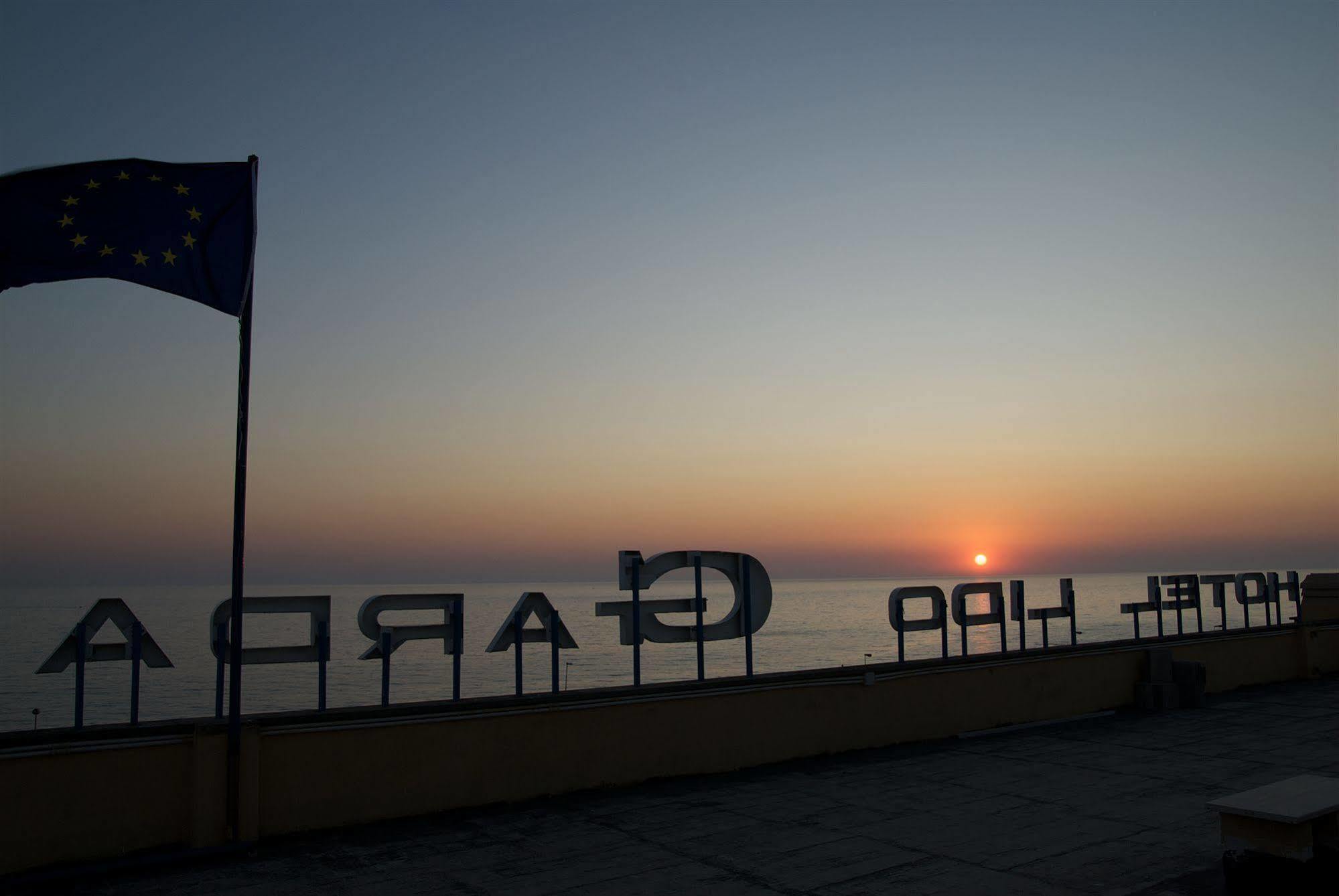 Hotel Lido Garda Anzio Bagian luar foto